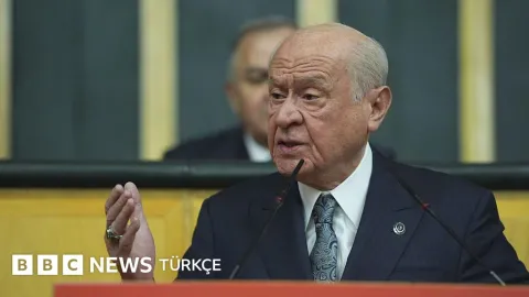 Suudi Arabistan Yemen'de akaryakıt deposunu vurdu; Riyad yakınlarında füze saldırısı engellendi