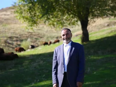 18 yıl sonra yine "koştu geldi" | "Yas yas yas gley" dedi ama koyunlar bu kez onu tanımadı - fotoğraf 2