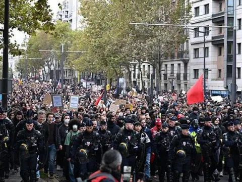 Fransa'da sokaklar savaş alanına döndü! CNN TÜRK Paris'te: 200'e yakın gözaltı - fotoğraf 2