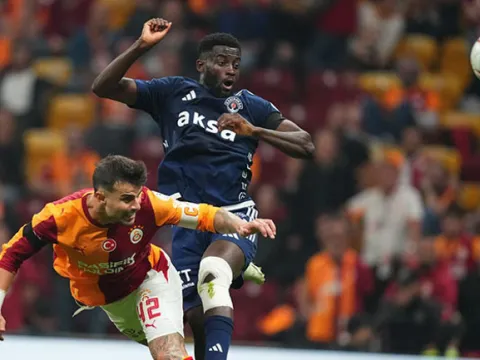 Abdülkerim Bardakcı'dan tarihi gol! Galatasaray efsanesini geride bıraktı - fotoğraf 3
