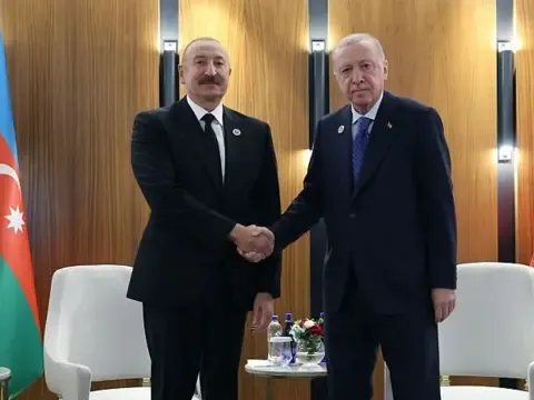 AKP yönetiminden Azerbaycan açıklaması: Sorunlarımızı aile içinde konuşuruz - fotoğraf 1