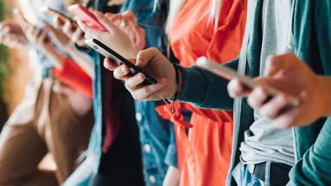Taksitli alışverişlerde yeni dönem: Cep telefonlarında 12 taksit sınırı değişti