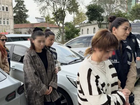Eşiyle ilişki yaşadığını iddia ettiği kadını, 2 kardeşiyle birlikte hastanelik etti - fotoğraf 2