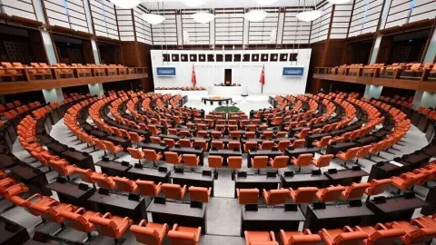 Tarih belli oldu, AK Parti TBMM'ye sunacak... Fon tasfiyesi için 10 maddelik hazırlık