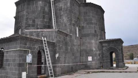 Tarihi Kümbet Camisi'nde restorasyon başladı