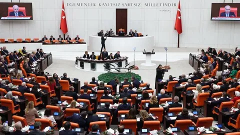 TBMM'de Kızılay teklifinde 3 madde kabul edildi