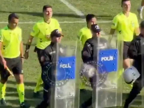TFF gözlemcisi tribünde uyuyakaldı! Türkiye Kupası maçında pes dedirten görüntüler - fotoğraf 2
