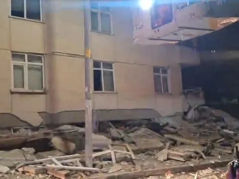 Maltepe'de 6 katlı binada çökme: Arama kurtarma ekibi sevk edildi - fotoğraf 3