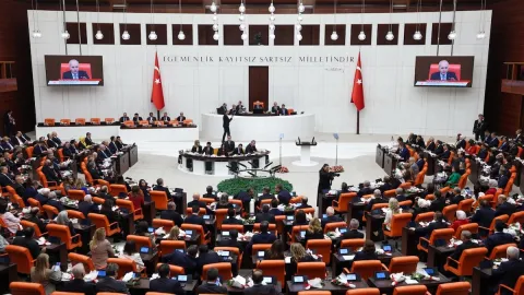 Toplantı yeter sayısı sağlanamadı, Meclis kapandı