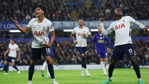 Tottenham kabustan uyanmaya başladı
