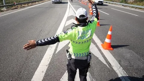 TRAFİĞE KAPALI YOLLAR İSTANBUL: 24 Ekim ve 29 Ekim'de Hangi Yollar Kapanacak? 29 Ekim Cumhuriyet Bayramı Alternatif Güzergahlar
