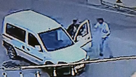 Trafikte önünü kestiği aracı gasbeden şüpheliden akılalmaz savunma