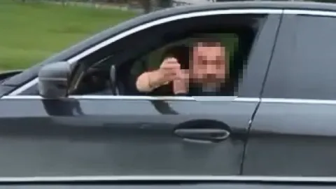 Trafikte tartıştığı sürücüye çarpıp kaçtı