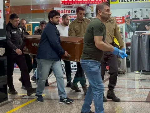 Yıllardır kaçtığı eski eşi tarafından öldürdü! Katilin cebinden çıkan not dehşete düşürdü - fotoğraf 2