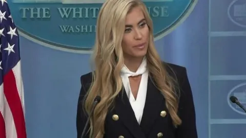 Trump'ın yeni sözcüsü 5 gün görev yaptı! "Avukatım" demişti ama belgesi olmadığı ortaya çıktı
