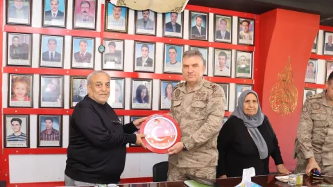Tuğgeneral Şimşek'den Reyhanlı 11 Mayıs Şehitler Derneği'ne Ziyaret