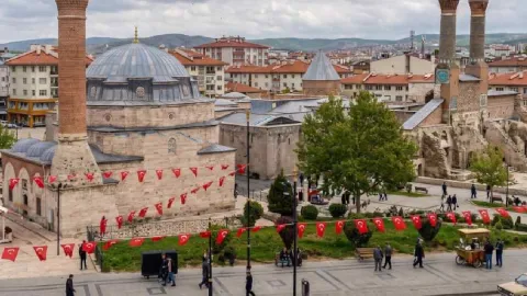 Turistler birden Sivas’a gitmeye başladı