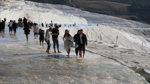 Turizm gelirinde 2027 hedefi 70 milyar dolar
