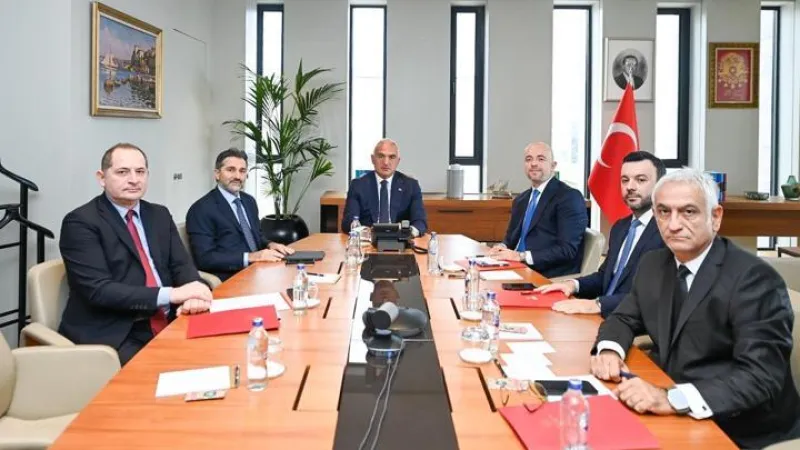 Turizmde yeni rotalar: Bakan Ersoy ve THY yönetiminden turizm zirvesi