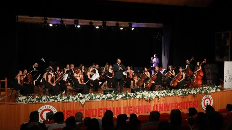 TÜRK VALSLERİ KONSERİ İSKENDERUN’DA SANATSEVERLERLE BULUŞTU