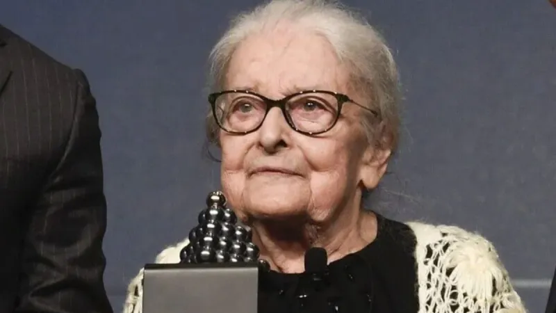 Türkiye Prof. Dr. İoanna Kuçuradi'ye doğum gününde veda ediyor