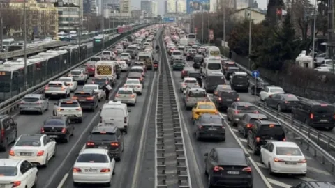 Türkiye'de en çok araca sahip 20 il belli oldu: 6 şehir 1 milyon barajını aştı