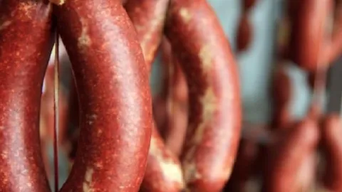 Türkiye'nin bir sucuk markasında domuz eti çıktı