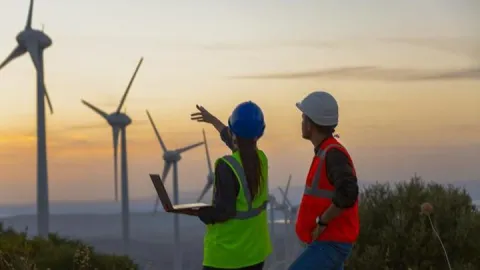 Türkiye'nin enerji altyapısına 2035'e kadar 80 milyar dolar yatırım