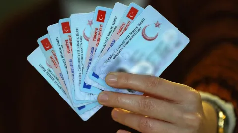 Türkiye'nin ulusal dijital kimlik cüzdanı için ilk adım atılıyor