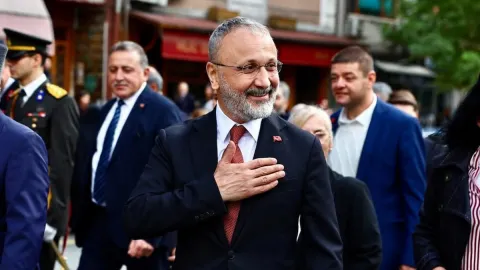 Tutuklu Başkan Özmen'den ilk mesaj: Hukuka inancımızdan vazgeçmeyeceğiz