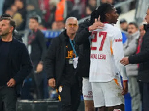 Okan Buruk'tan maç sonu TFF'ye çağrı: 'Saha yüzünden sakatlık verdik' - fotoğraf 3
