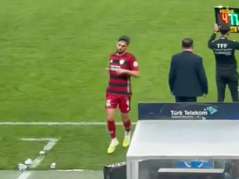 Sadece 13 dakika oyunda kaldı! Tabelayı görünce inanamadı - fotoğraf 2