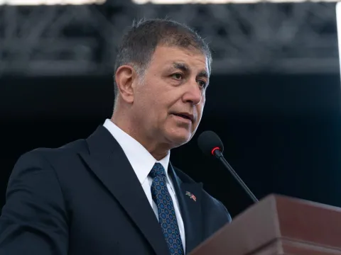 'AKP'ye geçersem eşim beni boşar' diyen Cemil Tugay, çarşamba AKP rozeti takacak - fotoğraf 3