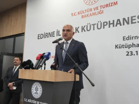 Bakan Ersoy, 160 bin kitap kapasiteli dev kütüphaneyi açtı - fotoğraf 1