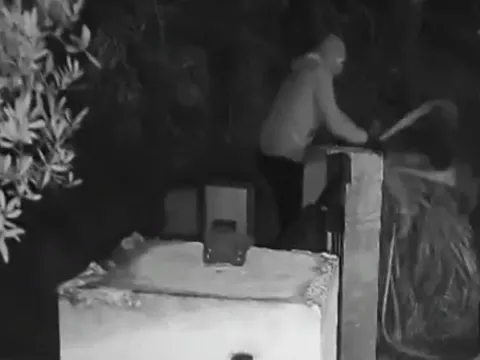 Korkulan oldu! Yağmacılar zenginlerin villalarına girmeye başladı - fotoğraf 1
