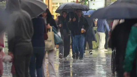 Üç il için şiddetli yağış uyarısı:  Bakanlık sarı ve turuncu kodla uyardı