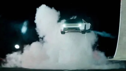 Uçan Tesla'nın özellikleri açıklandı: 1 saniyede 100 kilometreye fırlıyor
