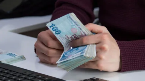 Ücretlerde rekabet baskısı artıyor