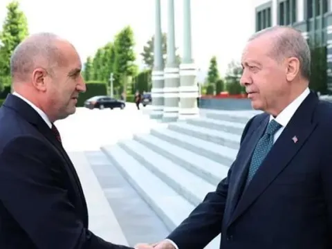 Cumhurbaşkanı Erdoğan'dan Bulgaristan Başbakanı Radev'e geçmiş olsun telefonu - fotoğraf 1