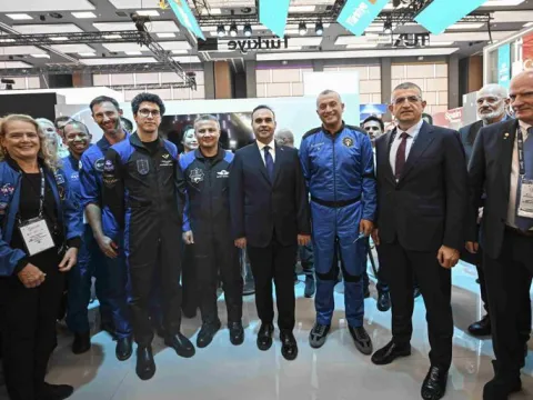 Bakan Kacır: 'Daha adil bir dünya mümkün' ideali uzay vizyonumuzun da pusulasıdır - fotoğraf 1