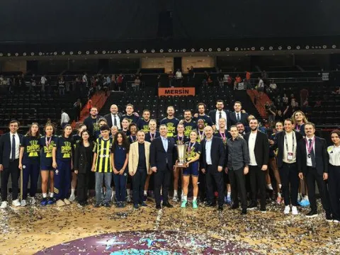 Fenerbahçe kupasını kaldırdı - fotoğraf 2
