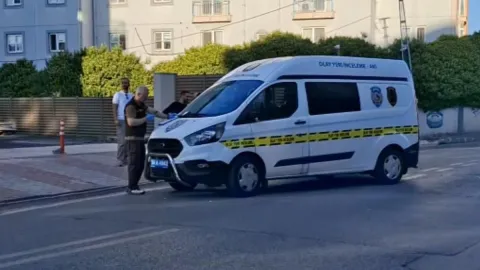Ümraniye'de ağaçlık alanda çanta içinde el bombası bulundu