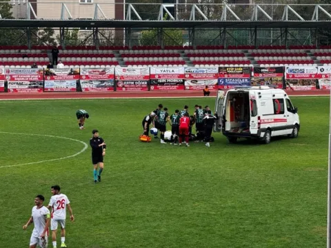 Maçın 90'ıncı dakikasında yere yığılmıştı: Kalp krizi geçiren futbolcuya anjiyo yapıldı - fotoğraf 5