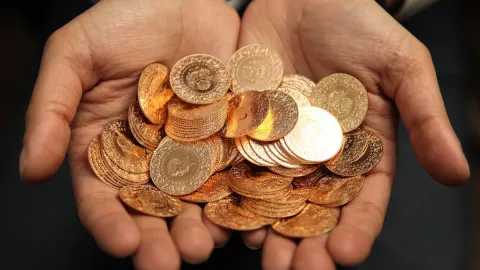 Ünlü ekonomistten ezber bozan altın tahmini: Tarih verdi