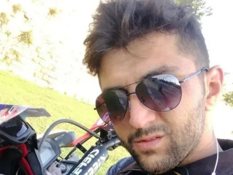 10 yıl sonra ağlatan kader! Biri sıkıştırdı öteki ezdi - fotoğraf 1