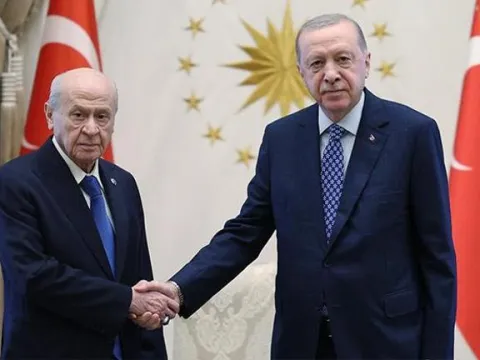 Beştepe'de 1 saat süren sürpriz zirve! - fotoğraf 1