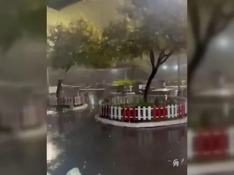 CNN TÜRK hortumun vurduğu bölgede: Şantiyeyi yerle bir etti! Kule vinç devrildi | Gözler o konteynerlerde - fotoğraf 6