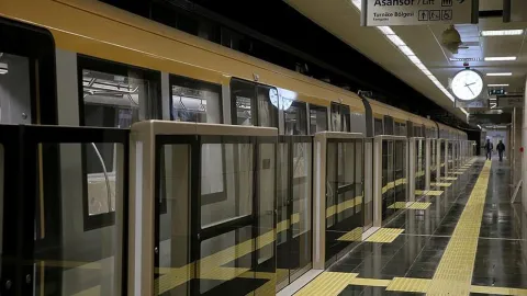 ÜsküdarSultanbeyli Metro Hattı'nda arıza