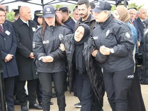 3 aracın karıştığı kazada şehit olmuştu: Polis memurunun cenazesi Ankara'ya uğurlandı - fotoğraf 4