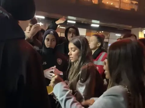 Galatasaray stadına maç izlemeye gelen Yamal'ın sevgilisine şok - fotoğraf 3